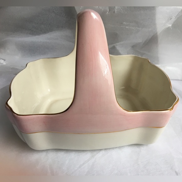 2/$20 Beautiful Ceramic Gift Basket Self Care Towel Holder Planter - Picture 7 of 15